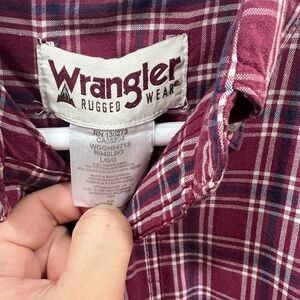 Wrangler rugged wear large long sleeve button up